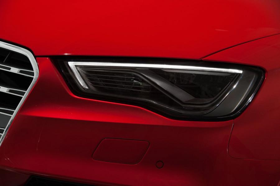 Детали экстерьера Audi S3 Sedan (8V) 2013 года  (WW) (фото 17 из 95)